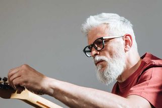 Poradna: Nadprůměrný důchod a daň z příjmu